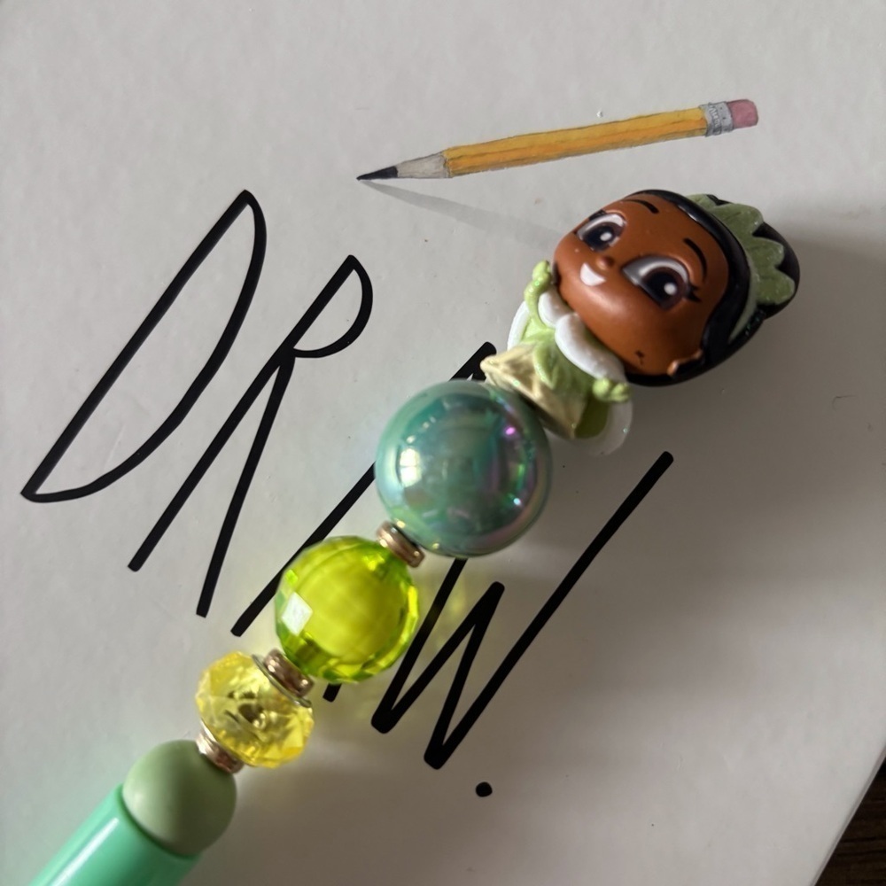Disney Doorables: The Princess & the Frog: Tiana winter cape handmade beaded pen